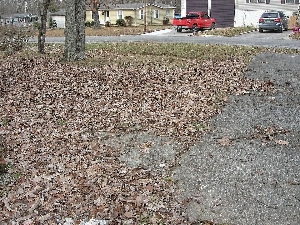 1st image of 15 Robin Hood Ct