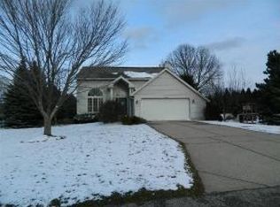 2700 Burgen Ave NE, Grand Rapids, MI 49525