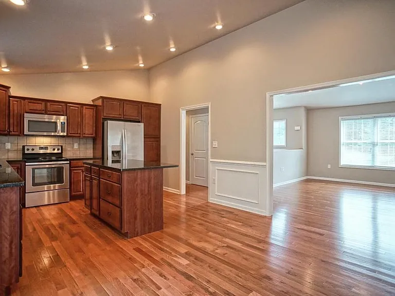 654 Cornhill Rd — Photo 10