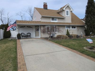 39 Dock Ln., Wantagh, NY, 11793