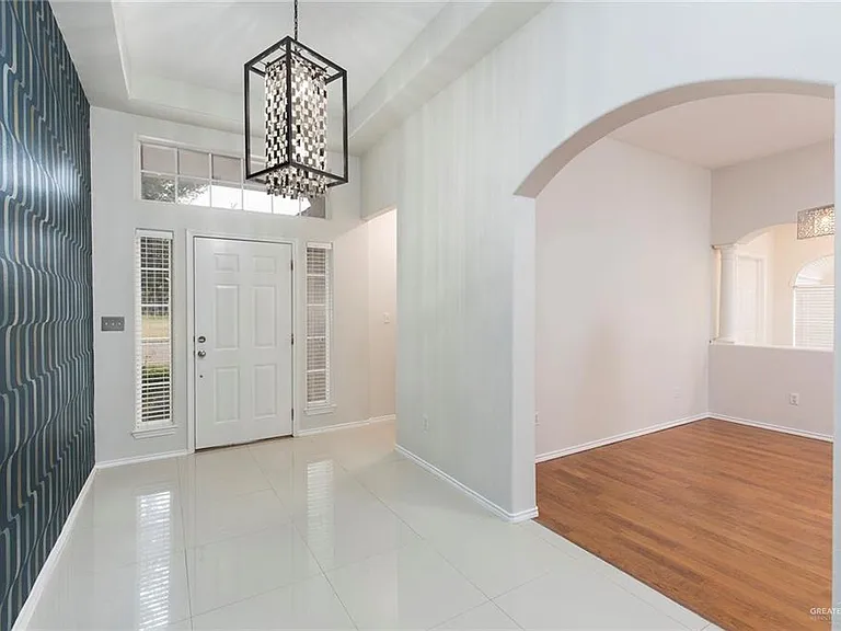 3007 San Armando — Photo 2