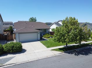 8975 Sorcha St, Reno, NV 89506