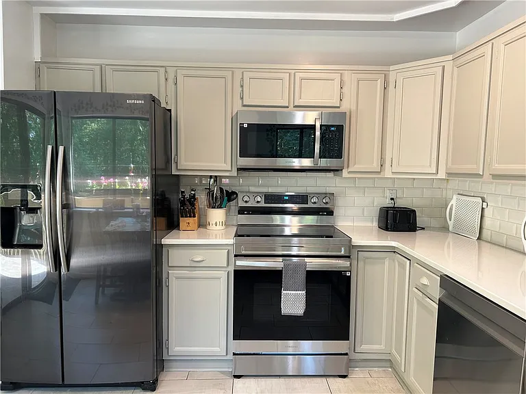 115 Harbor Lights Dr — Photo 11