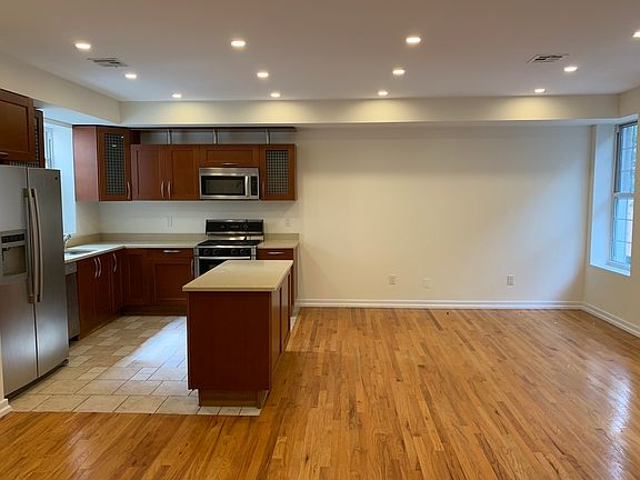 3rd image of 1739 E 14th St #3