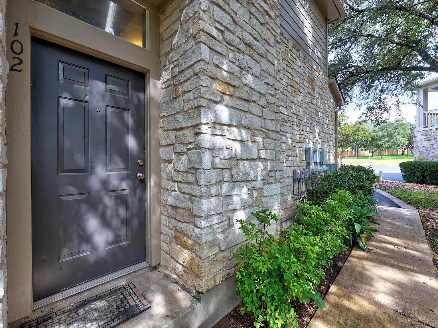 2 bed, 2.0 bath, 1257 sqft, $1,800 — Photo 3