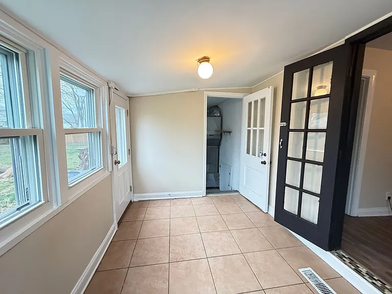 825 Parkway Dr — Photo 27