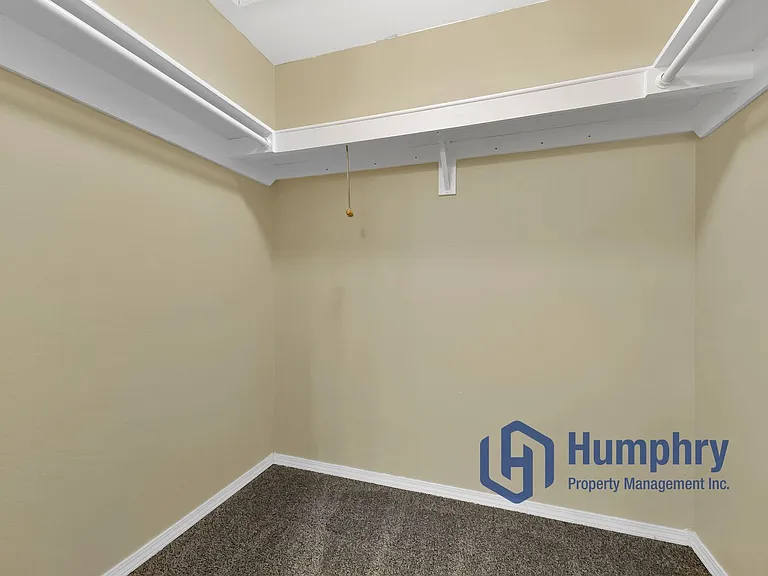 157 W Rockford St — Photo 23