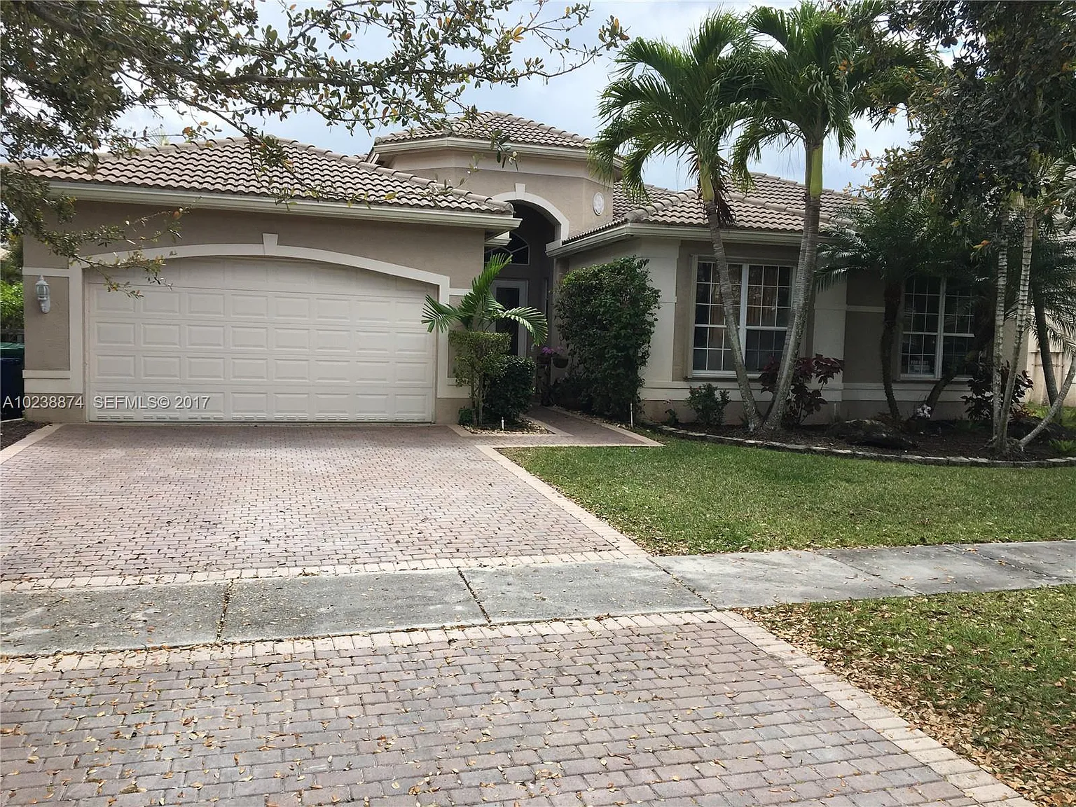 5 bed, 2951 sqft, $6,000 — Photo 1