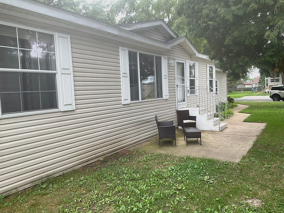 1st image of 406 Spruce Dr