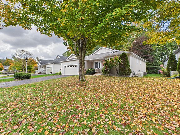 4th image of 48 Springwood Cres