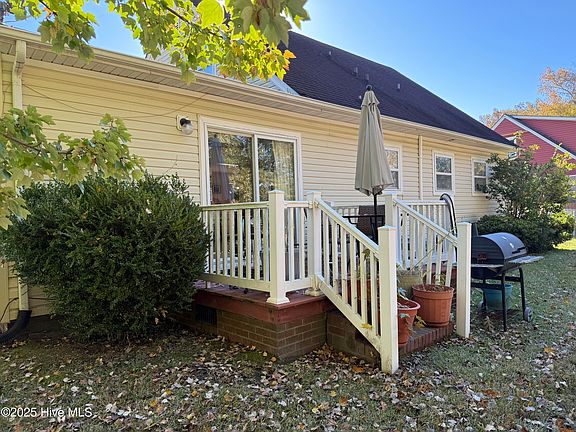 5th image of 1725 Edgewood Drive