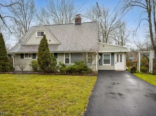 23 Crescent Dr, New Providence, NJ 07974