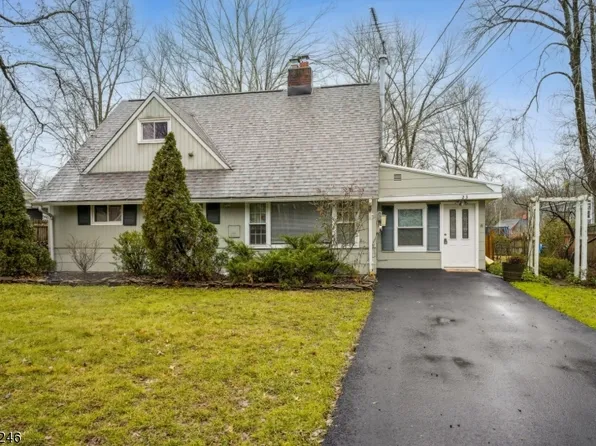 23 Crescent Dr, New Providence, NJ 07974