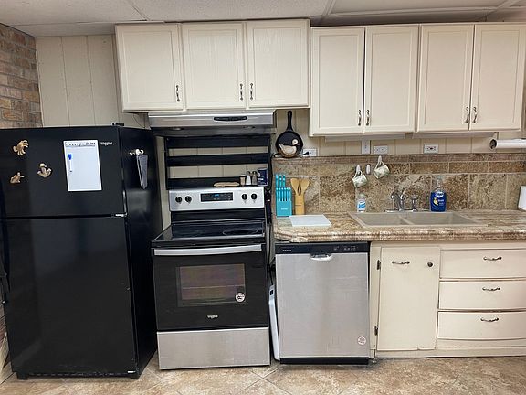 3rd image of 3408B Boyd Ave