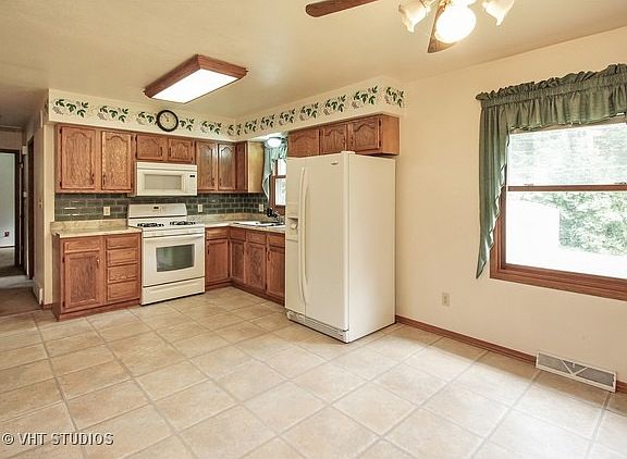 3rd image of 40255 N Dell Dr