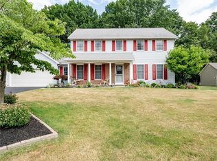 20 Applewood Dr, Rochester, NY 14612