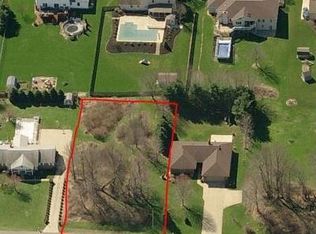562 Sleepy Hollow Dr, Uniontown, OH 44685