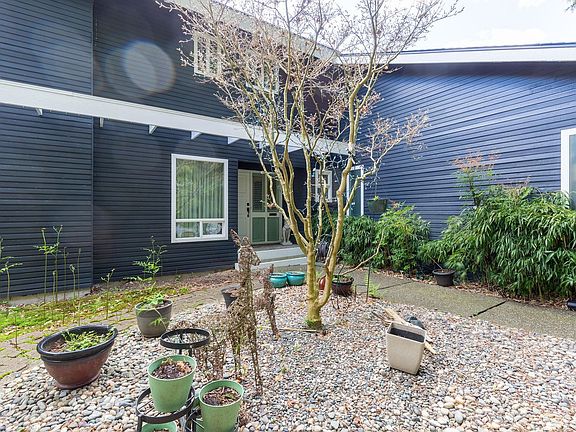 3rd image of 11454 Lyon Rd