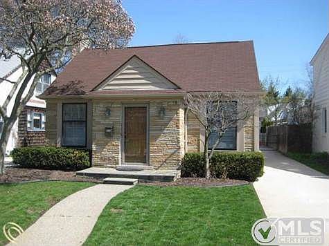 410 Hillcrest 027-001.jpg