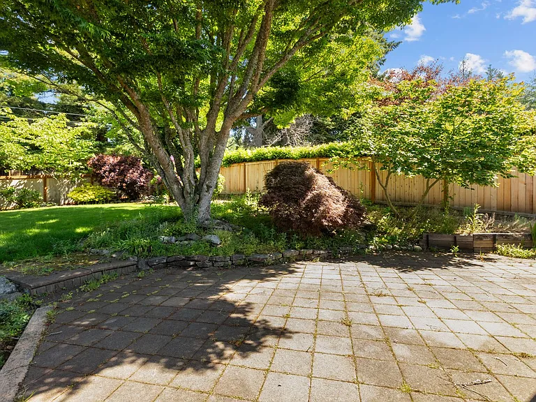1404 NW 198th St — Photo 43