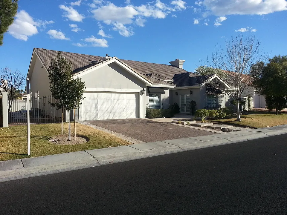 1875 Hillsboro Dr