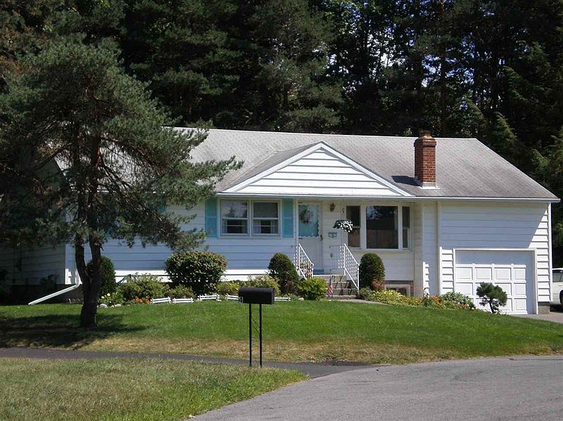 1st image of 6 Mason Ct