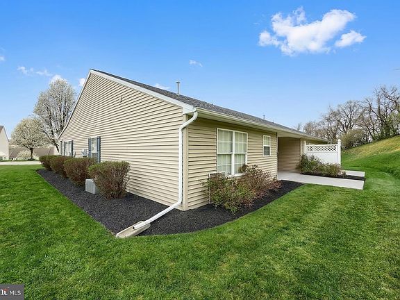 4th image of 7170 Seneca Ridge Dr