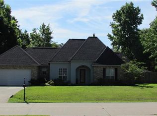 241 Carmel Dr, Mandeville, LA 70448