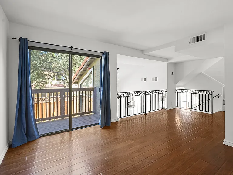 472 N Winchester Blvd — Photo 3