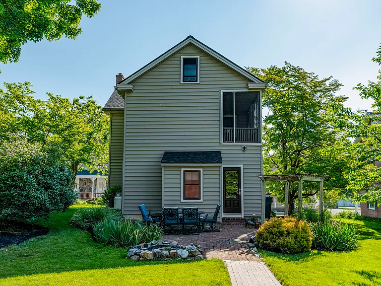6090 Lemon St — Photo 32