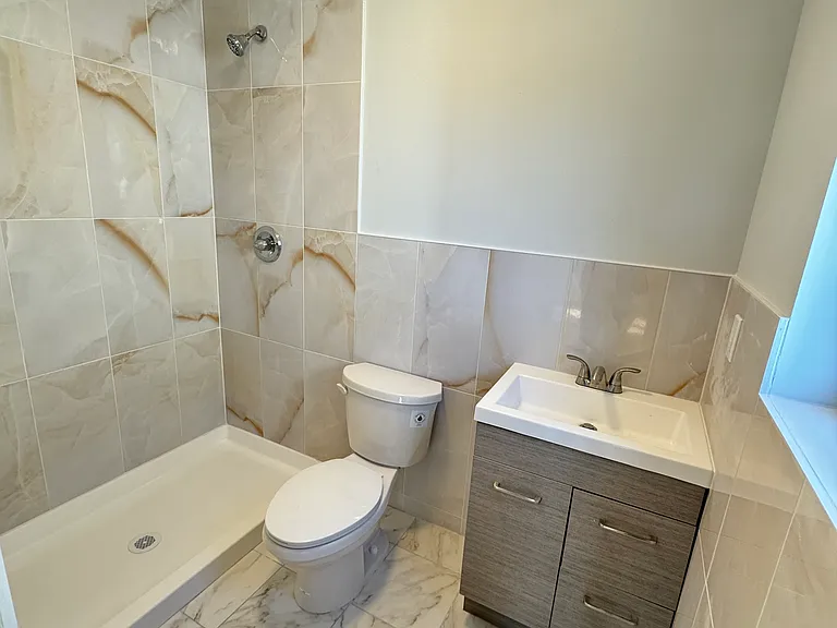 31 Starbuck St #2 — Photo 13