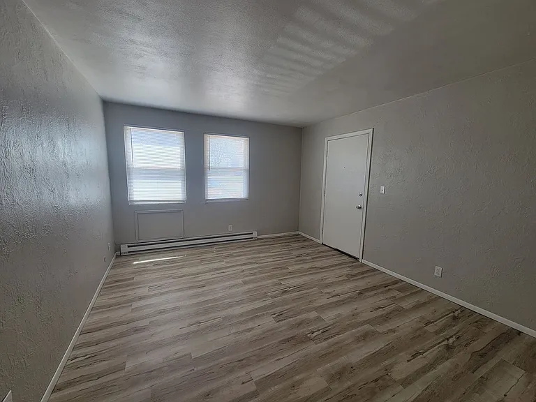 Pekin Place Apartments — Photo 16