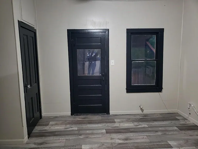 108 W Monterey St #B — Photo 8