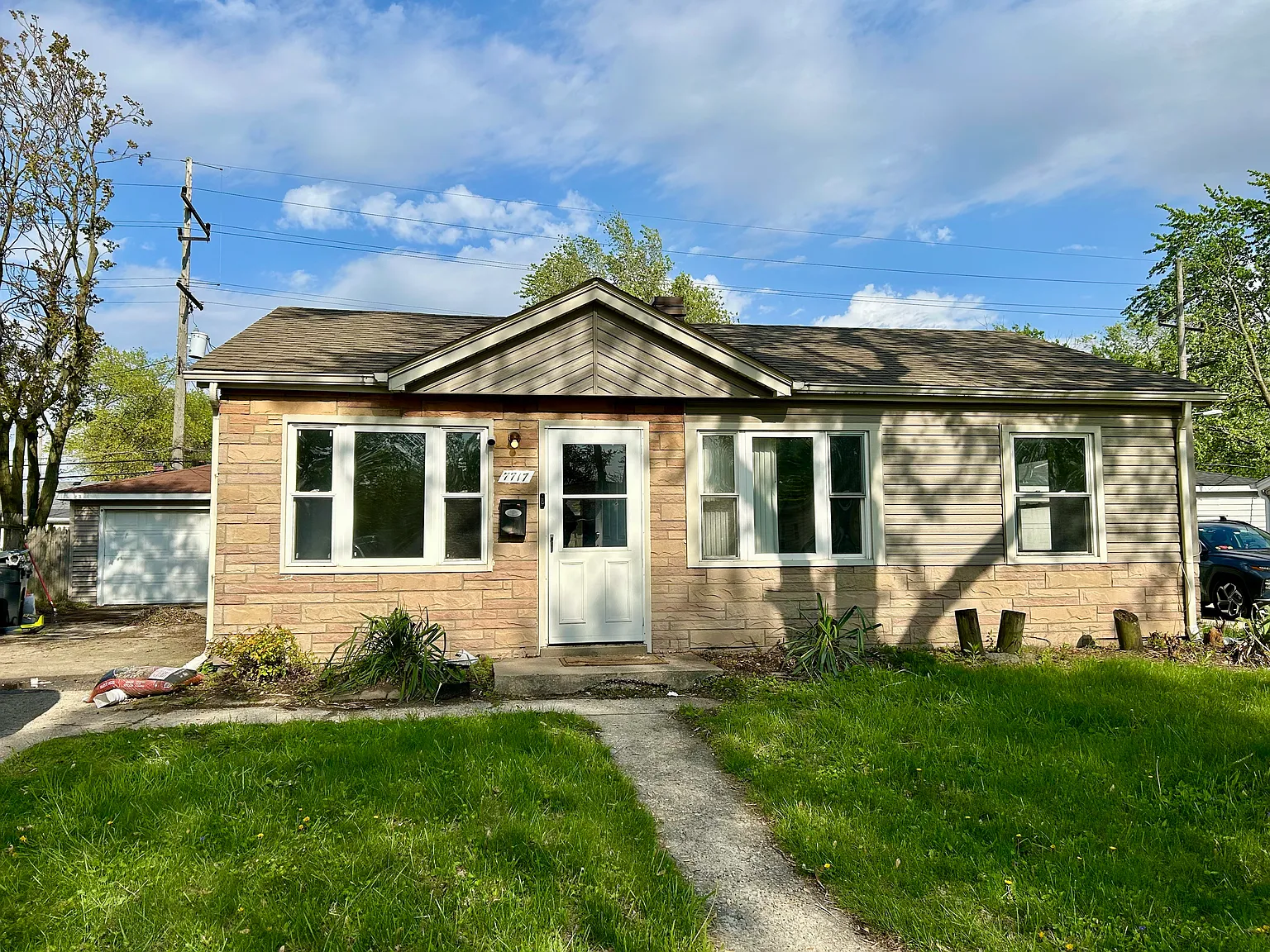 3 bed, 800 sqft, $1,500 — Photo 1