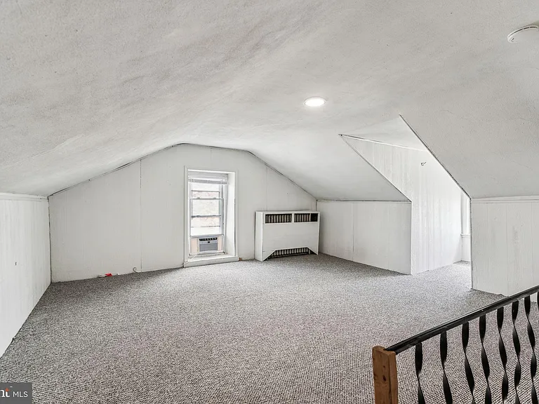 270 Dupont St #2 — Photo 10