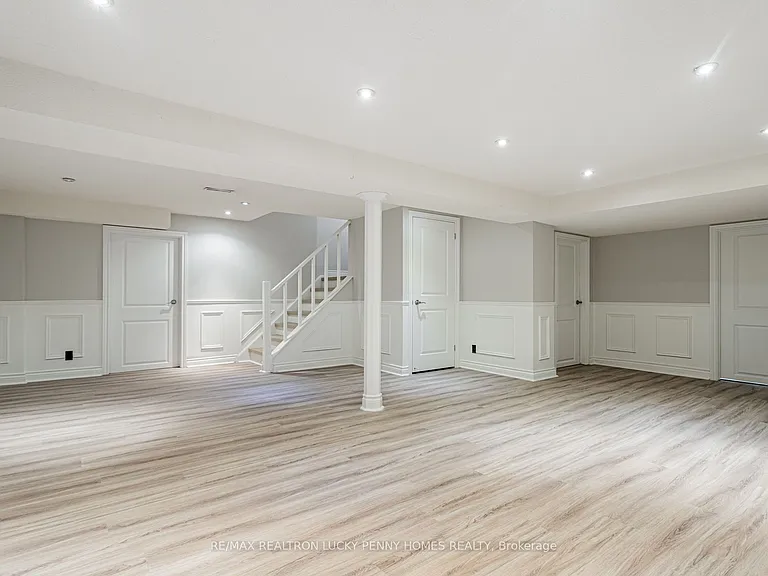 6 Village Squire Ln — Photo 29