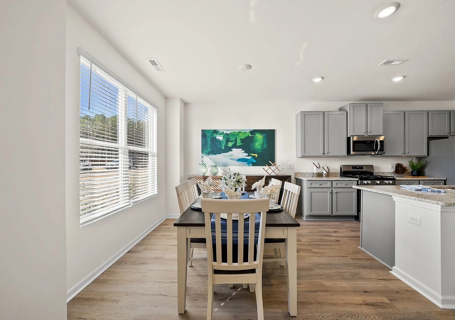 Brand New 3 Bed 2.5 Bathroom Townhomes In Wake Forest! — Photo 4