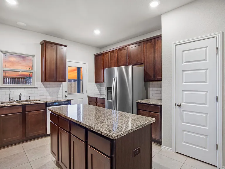 3419 Rosita Way — Photo 5