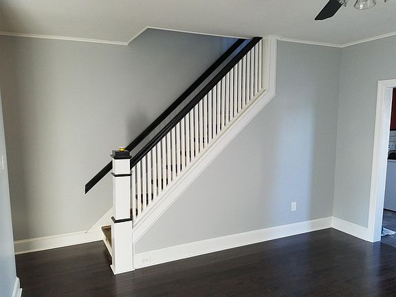 Miiddle room to upstairs
