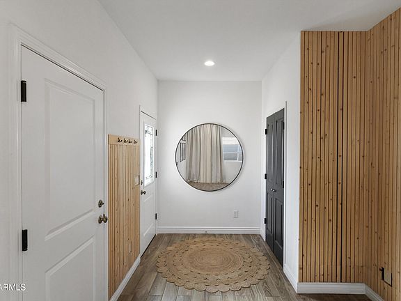 3rd image of 9106 W ADAMS Street