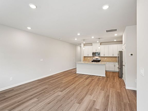 The Jewel floorplan with the Elemental White interior package.