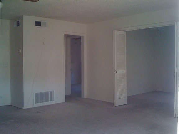 2nd image of 1437 E 39th St S #D