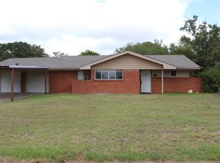 1417 Thompson Dr, Graham, TX 76450