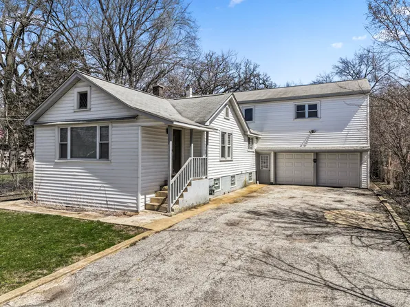 2916 Oakwood Ave, McHenry, IL 60051