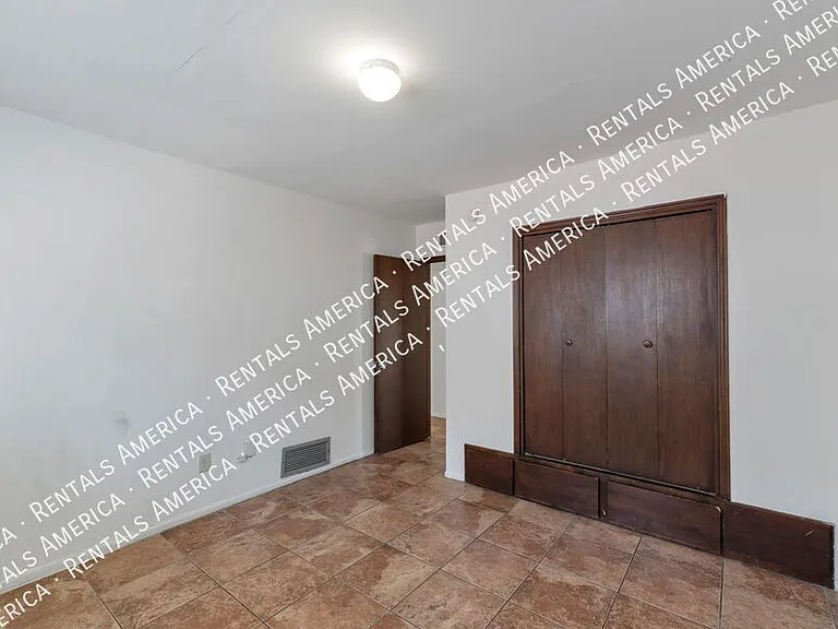 947 N Alvernon Way #11 — Photo 11