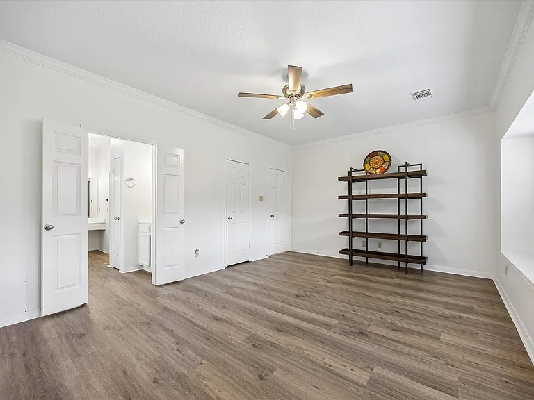 4627 Plymouth Way — Photo 12