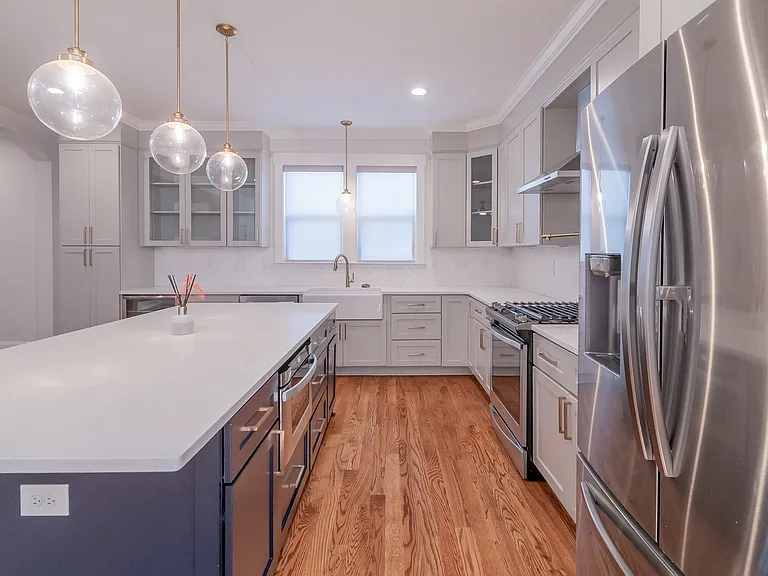 1005 State St — Photo 11