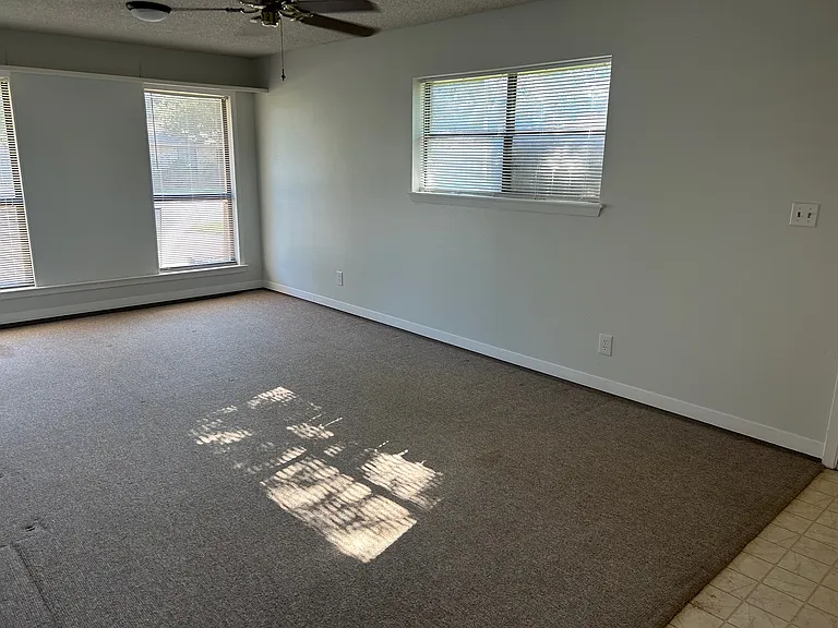 1583 E Industry St — Photo 21