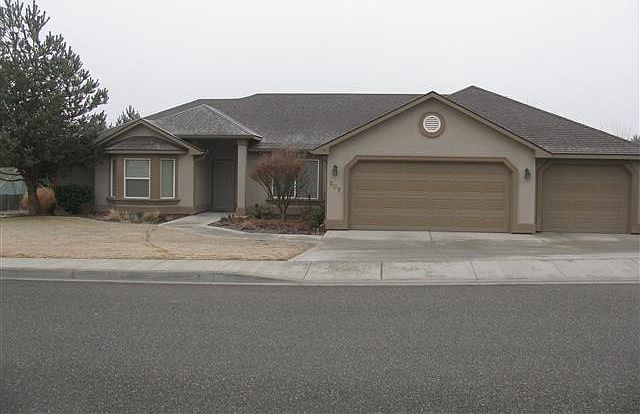 1st image of 207 Sell Ln