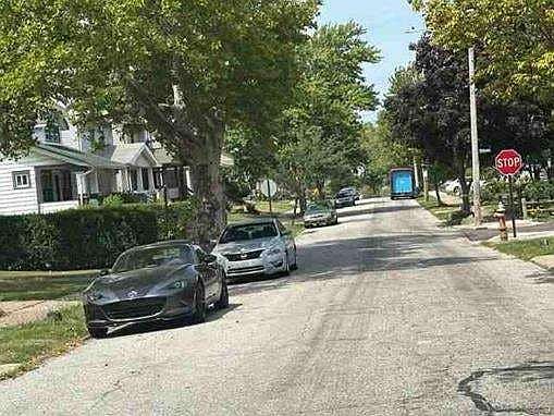 4th image of 4422 W 48th St